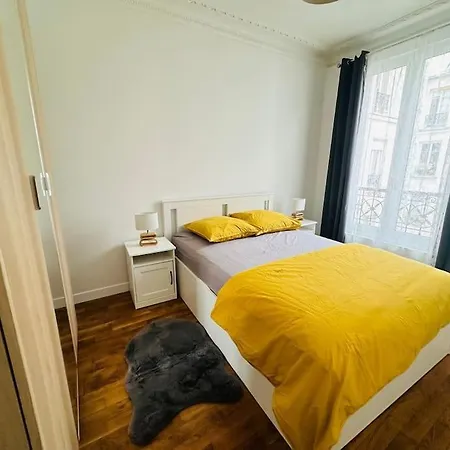 Apartment Lovely Parisian Paris
